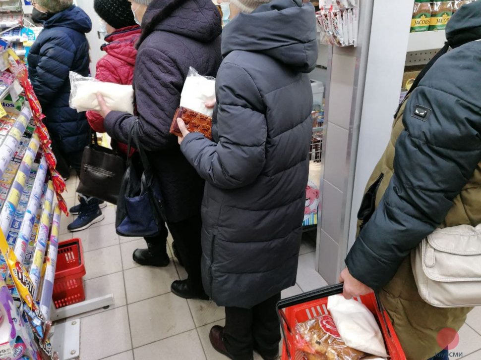 В магазинах Северодвинска ограничили продажу сахара – не больше килограмма в руки